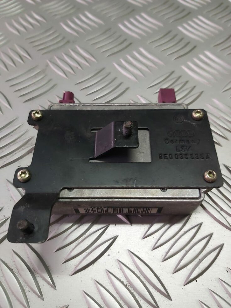 Antenas pastiprinātāja bloks priekš AUDI A4 AVANT 2004