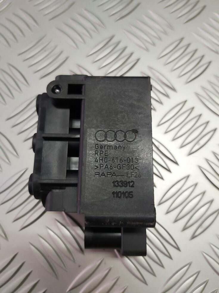 Sadales vārpstas devējs priekš AUDI A7 2011 SPORTBACK