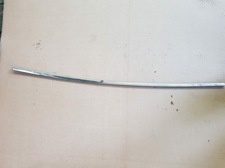 Aizmugurējo kreiso durvju moldings priekš BMW 520D E60 2006 ENG.