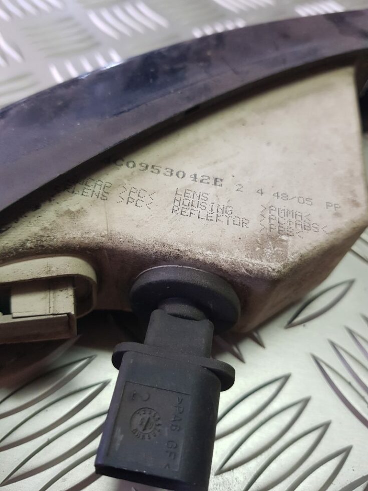 Pagrieziena signala lukturis priekš VW PASSAT B6 2006 ANGL. UNIVERSAL