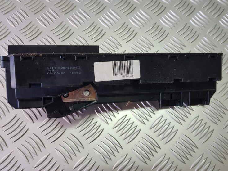 Drošinātāju bloks priekš BMW 520D E60 2006 ENG.