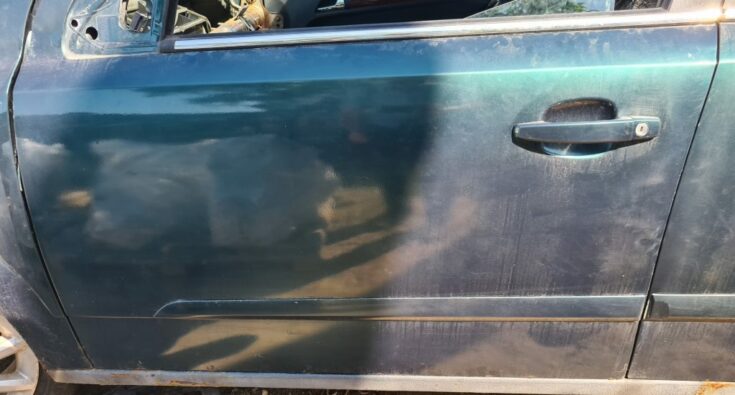Priekšējās kreisās durvis priekš OPEL ASTRA H 2005 GREEN