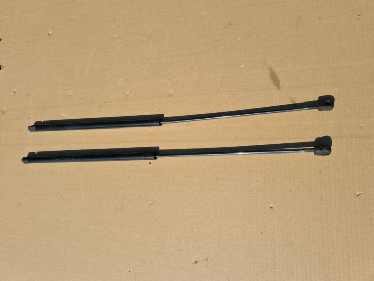 Bagažnieka vāka amortizators priekš SAAB 9-5 1999
