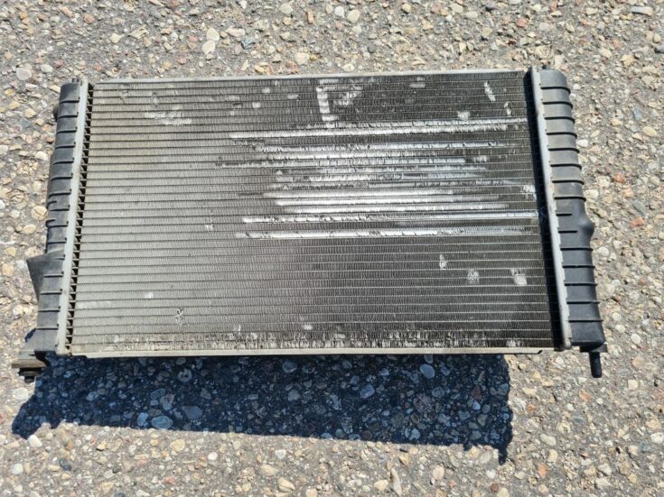 Dzesēšanas radiators priekš SAAB 9-5 1999