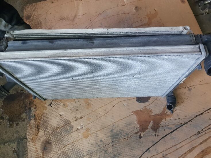 Radiatoru komplekts priekš VW PASSAT B6 2008 ANGL.