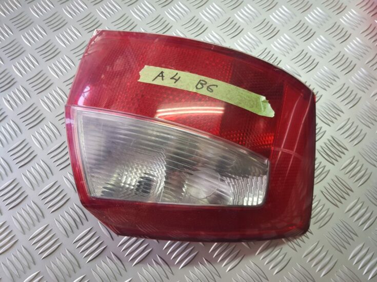 Aizmugurējais kreisais lukturis priekš AUDI A4 2003
