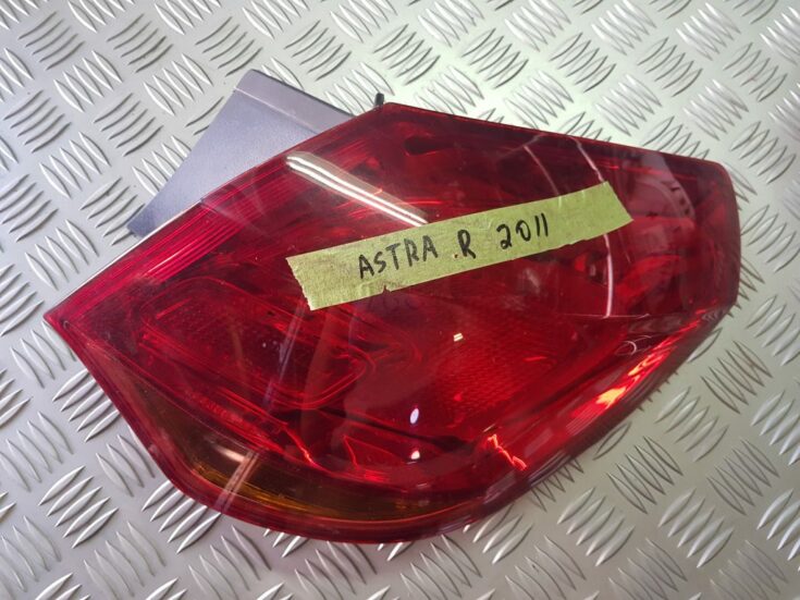 Aizmugurējais labais lukturis priekš OPEL ASTRA J 2011
