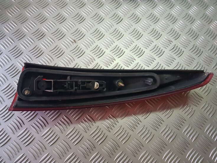 Aizmugurējais kreisais lukturis priekš VOLVO V70 1997