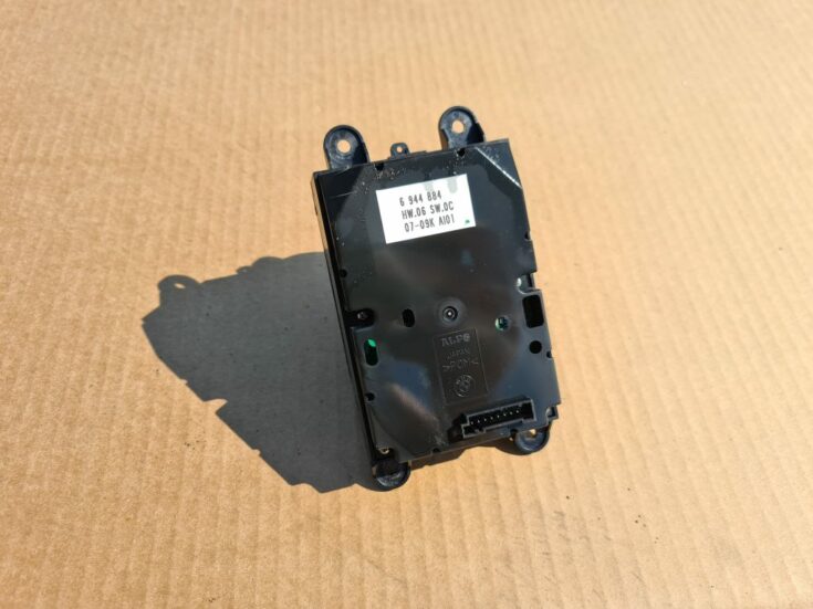 Multimēdijas vadības bloks priekš BMW 525D E61 2007 TOURING BLACK