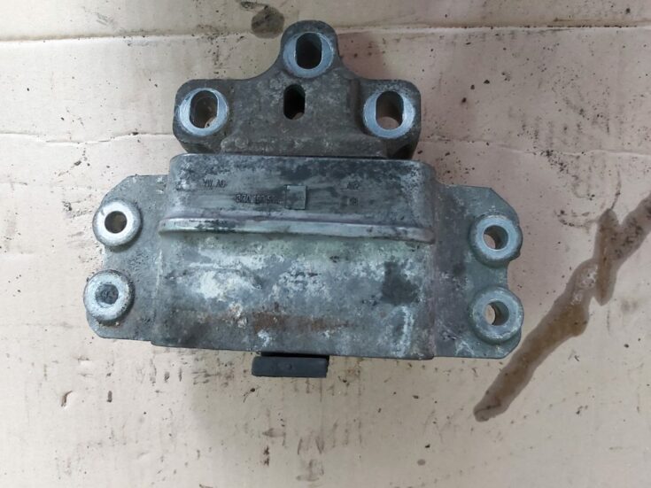 Dzinēja spilvens priekš VW PASSAT 2007 UNIVERSAL SILVER