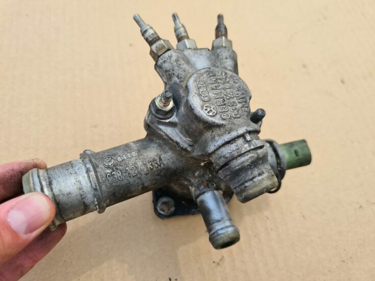 Termostata korpuss priekš VW PASSAT 2000 BLUE