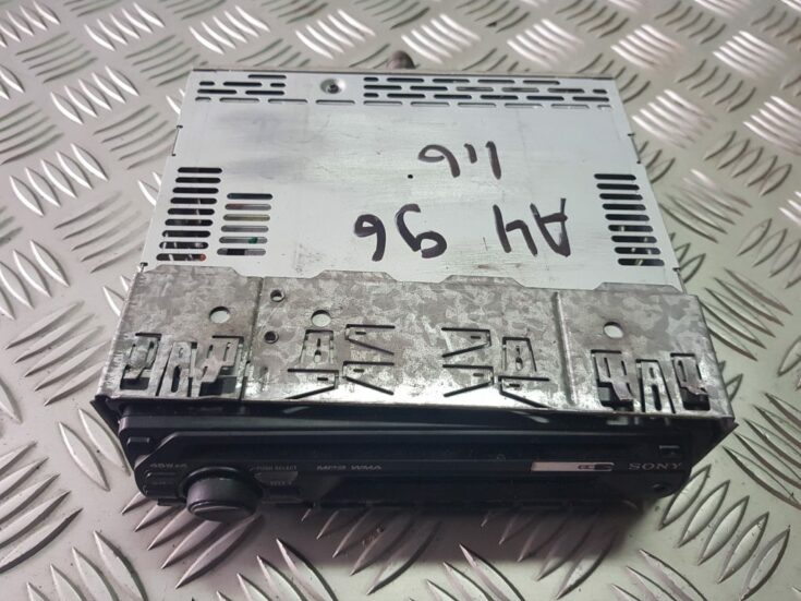 Automašīnas radio priekš AUDI A4 1996