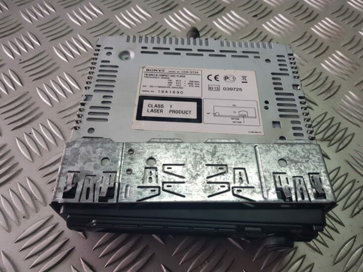 Automašīnas radio priekš AUDI A4 1996