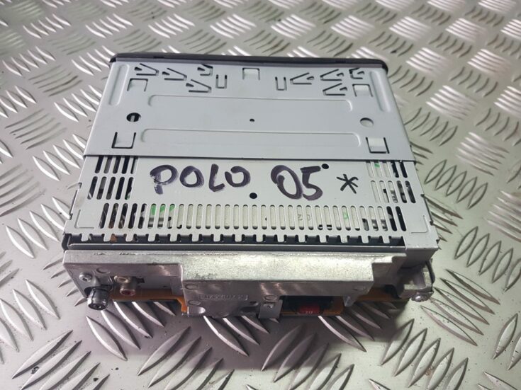 Automašīnas radio priekš VW POLO 2005