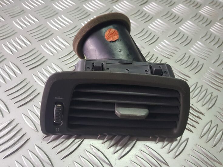 Mērinstrumentu paneļa gaisa vads, pa labi priekš VOLVO V70 2003 GREY