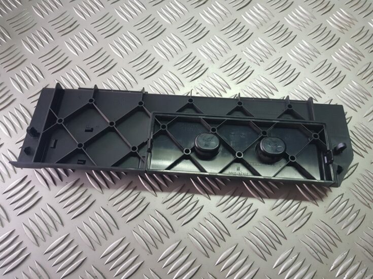 Salona plastmasa priekš BMW 525D E61 2007 TOURING BLACK