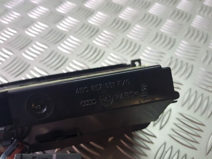 Pelnu trauks priekš AUDI A6 1998