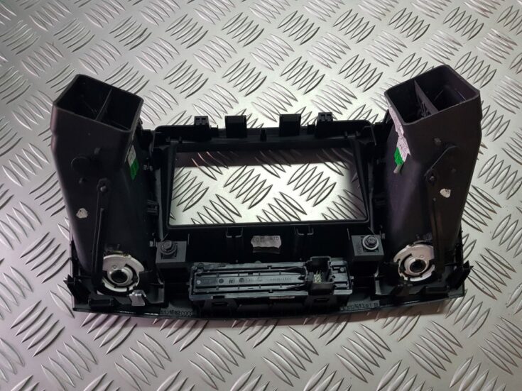 Mērinstrumentu paneļa gaisa vads, centrā priekš OPEL INSIGNIA SPORTS TOURER 2010