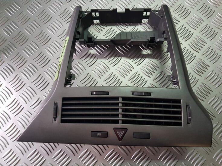 Mērinstrumentu paneļa gaisa vads, centrā priekš OPEL ASTRA H STATION WAGON 2007
