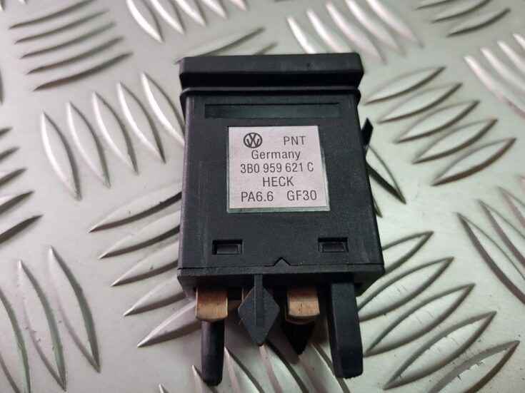 Aizmugurējā stikla apsildes ieslēgšanas poga priekš VW PASSAT 2000 BLUE