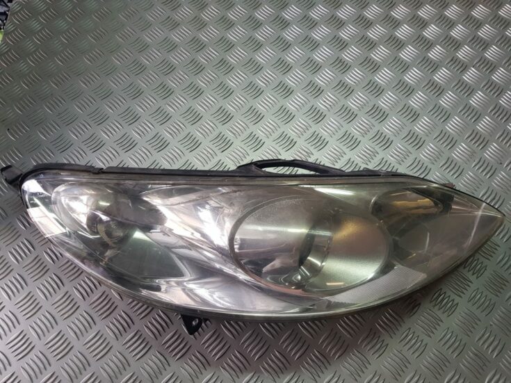 Priekšējais labais lukturis priekš PEUGEOT 407 2004