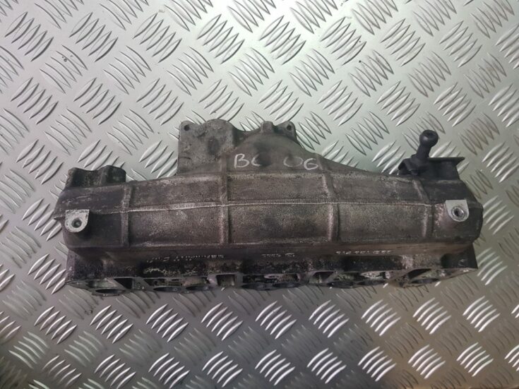 Ieplūdes kolektors priekš VW PASSAT B6 2006 ANGL. UNIVERSAL