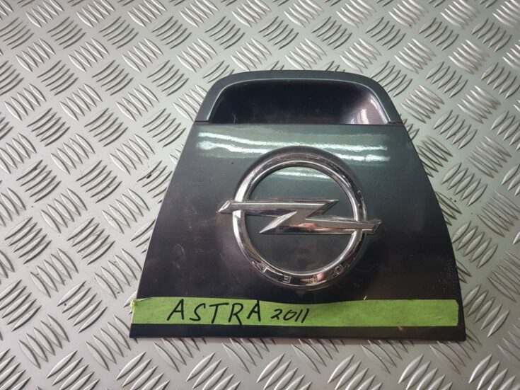 Bagažnieka vāka rokturis priekš OPEL ASTRA J 2011