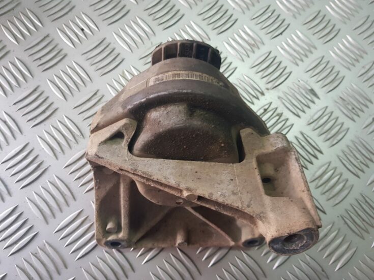 Dzinēja spilvens priekš BMW 525 E60 2006 BLACK