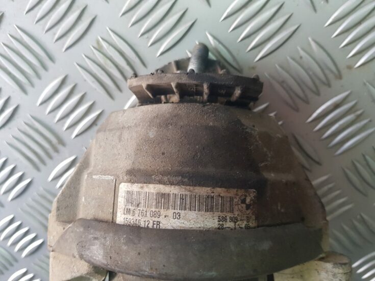 Dzinēja spilvens priekš BMW 525 E60 2006 BLACK