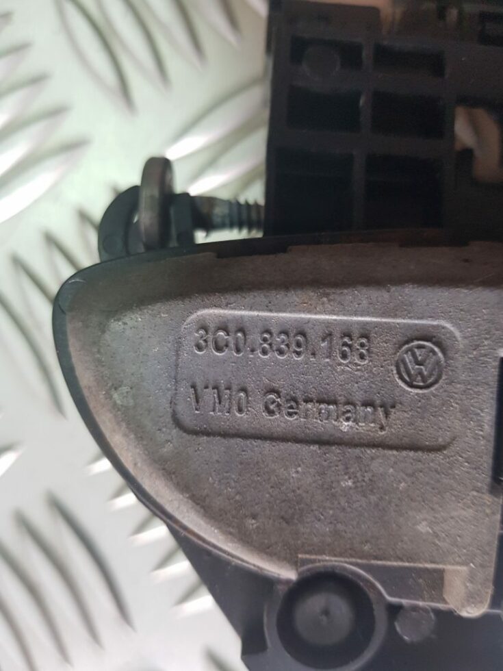 Ārējais durvju rokturis priekš VW PASSAT 2007 UNIVERSAL SILVER