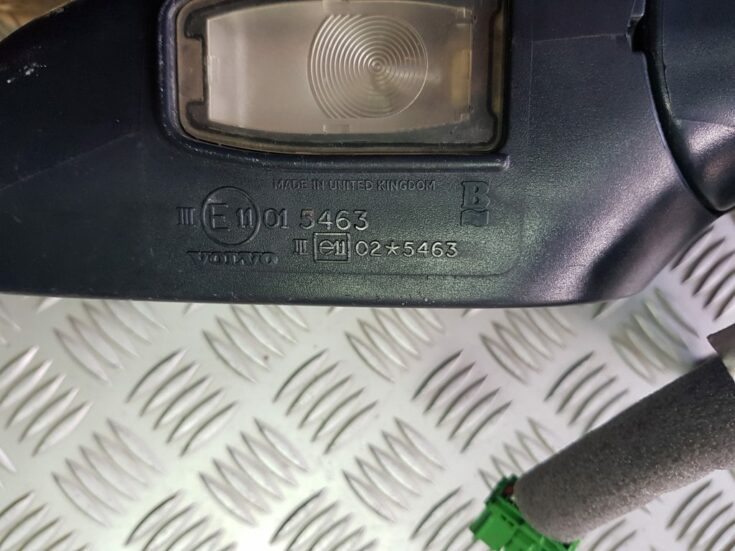 Ārējais spogulis, pa labi priekš VOLVO V70 2002 SILVER