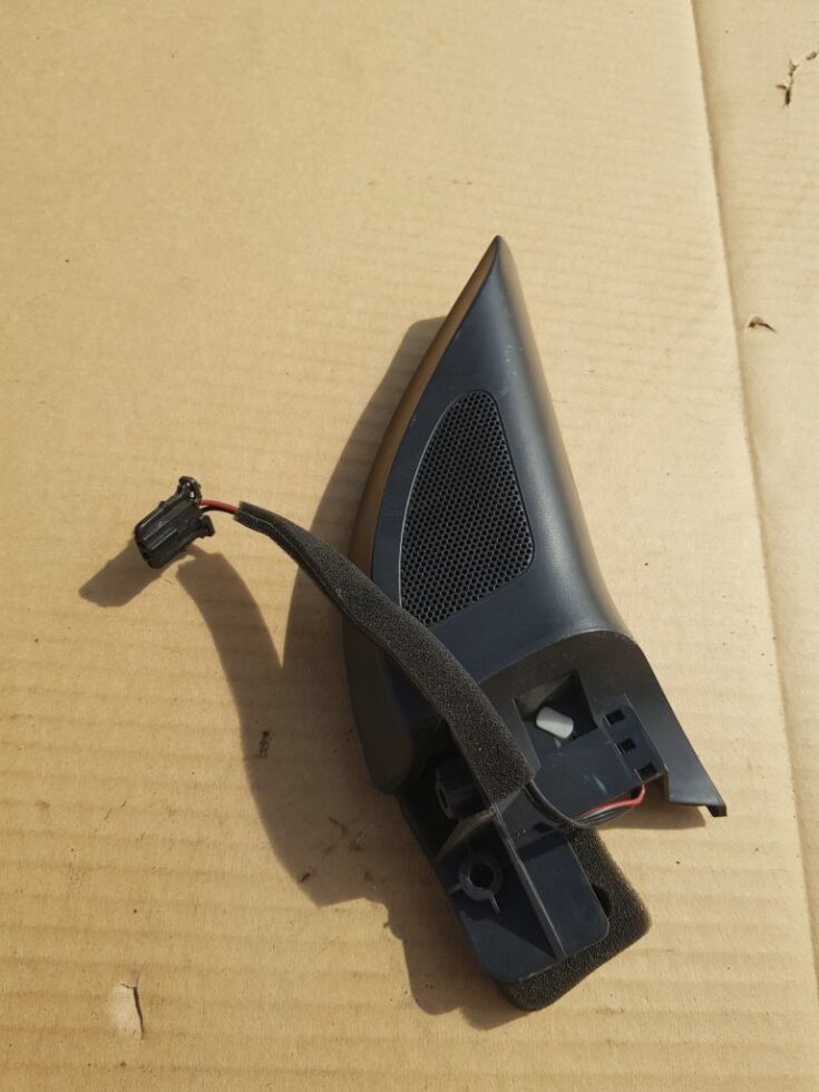 Durvju spoguļa apdares uzlika salonā (ar skaļruni) priekš VW GOLF 5 2006
