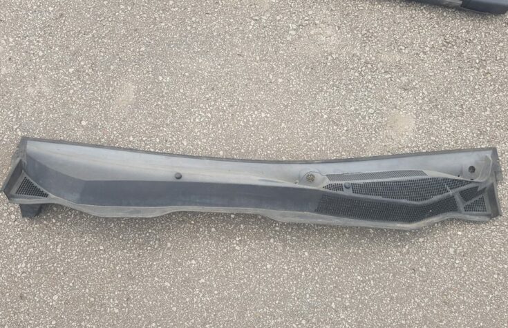 Vējstikla uzlikas (deflektora) režģis priekš OPEL ASTRA H STATION WAGON 2007