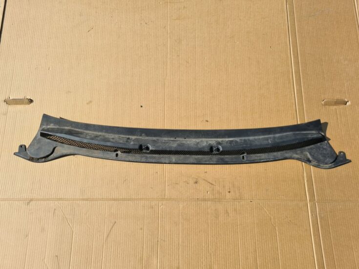 Vējstikla uzlikas (deflektora) režģis priekš OPEL ASTRA J 2011