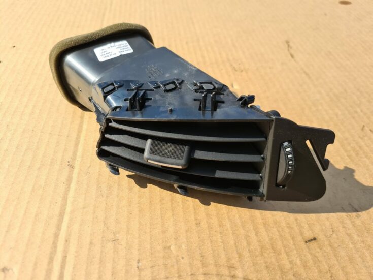 Mērinstrumentu paneļa gaisa vads, centrā priekš OPEL ASTRA J 2011