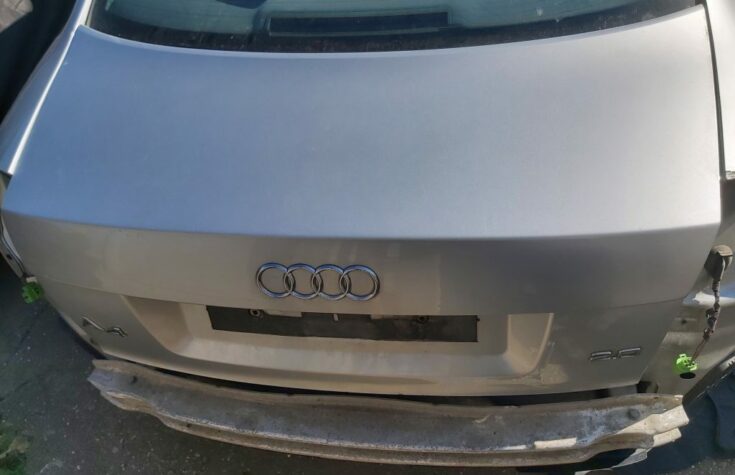 Bagāžnieka vāks priekš AUDI A4 2001