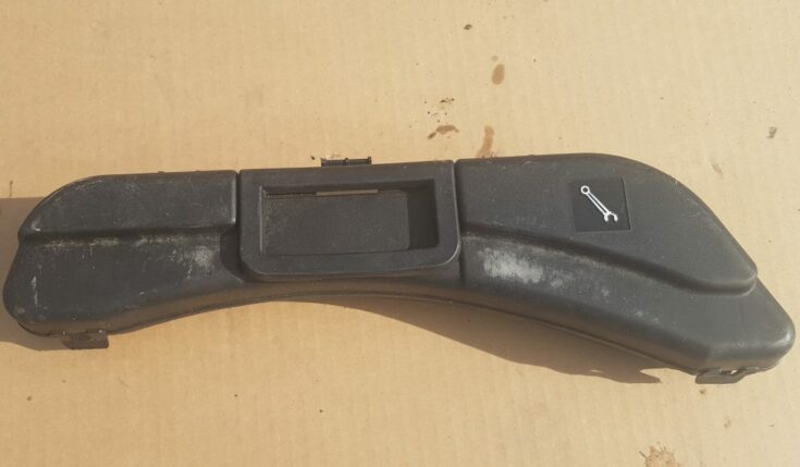 Instrumentu kaste priekš AUDI A4 2005