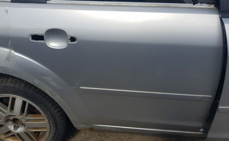 Aizmugurējās labās durvis priekš FORD FOCUS 2006