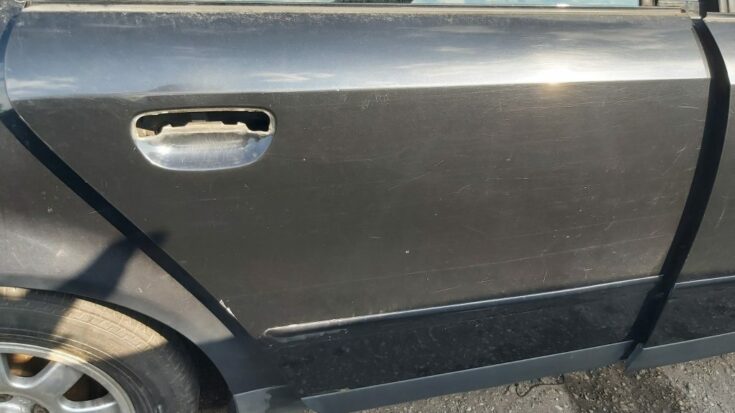 Aizmugurējās labās durvis priekš AUDI A4 2004