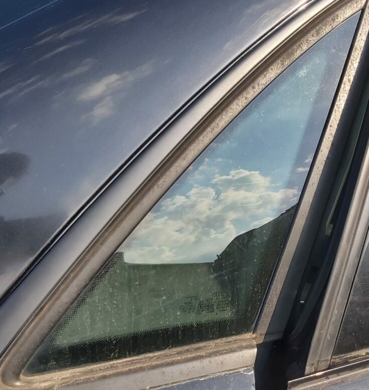 Aizmugurējais labais sānu stikls priekš AUDI A4 2004
