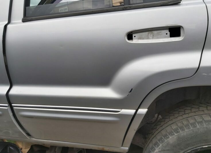 Aizmugurējās kreisās durvis priekš JEEP GRAND CHEROKEE 2004