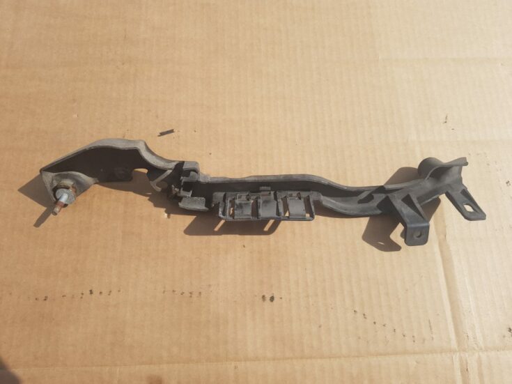 Pārsega slēdzenes plastmasas uzlika priekš PEUGEOT 407 2005