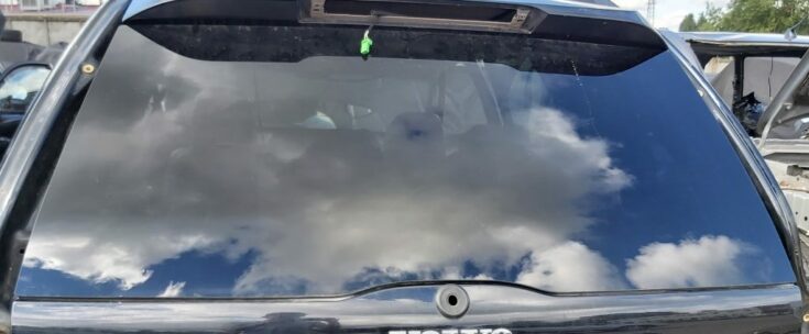 Aizmugures stikls priekš VOLVO XC90 2004