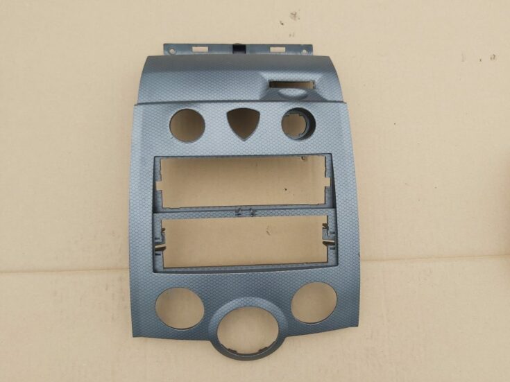 Mērinstrumentu paneļa dekoratīvais rāmis priekš RENAULT MEGANE 2004