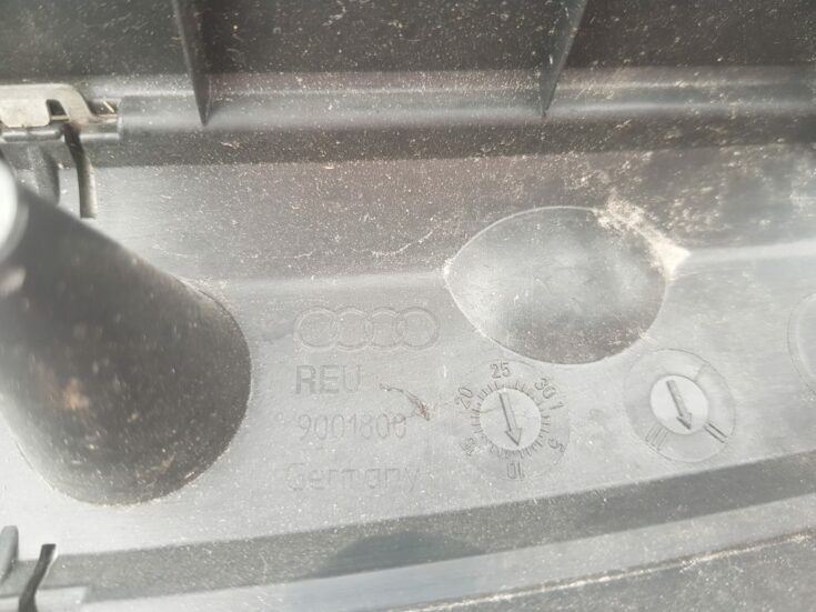 Bagažnieka nodalījuma sliekšņa uzlika priekš AUDI A4 2005
