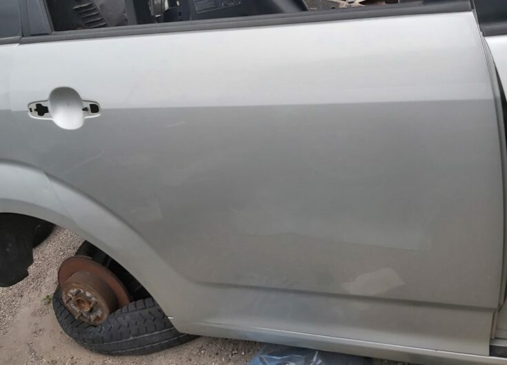 Aizmugurējās labās durvis priekš TOYOTA COROLLA VERSO 2009