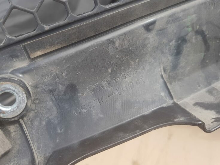 Dzinēja dekoratīvais vāks priekš TOYOTA HILUX 2009
