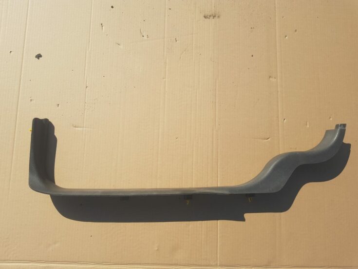 Sliekšņa priekšēja laba uzlika (salonā) priekš VOLVO V70 2003 GREY