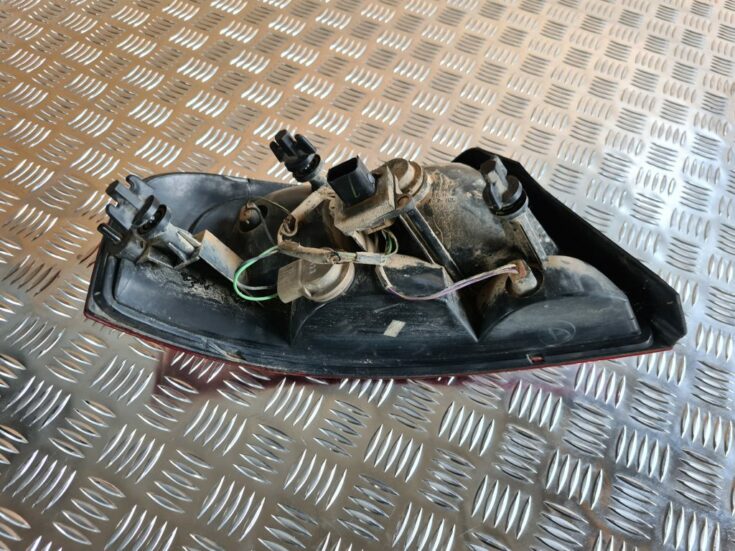 Aizmugurējais labais lukturis priekš CHRYSLER SEBRING 2006