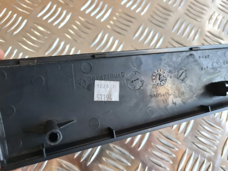 Mērinstrumentu paneļa dekoratīvā uzlika priekš CHRYSLER SEBRING 2006
